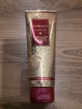 Bath & Body Works Luminous Body Cream